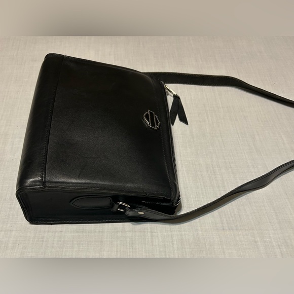 Harley Davidson Elegant Black Leather Shoulder Bag - Picture 6 of 15